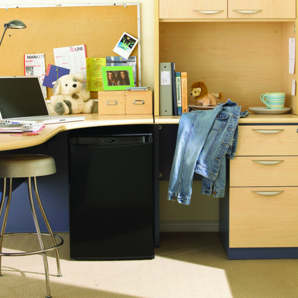 2.6 cu. ft. Compact Fridge - Image 7